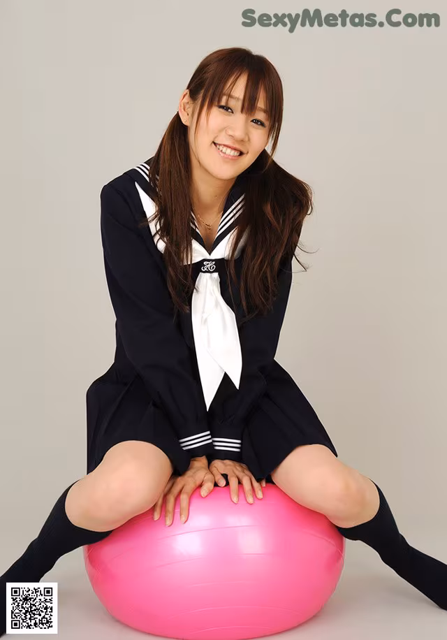 Reina Fuchiwaki - Pornstarsworld Handjob Gif